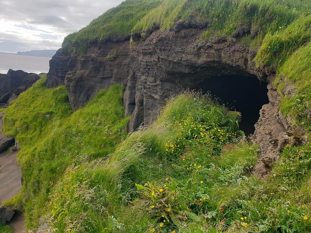 Baðstofuhellir, Iceland