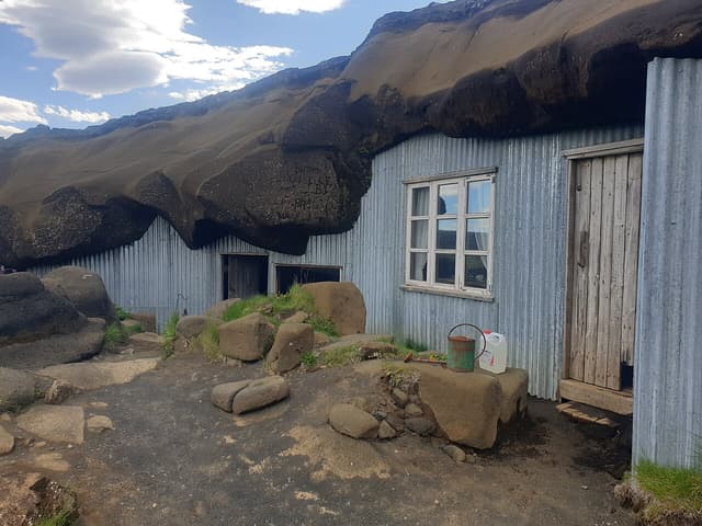 Laugarvatnshellar, Iceland
