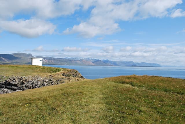 Arnarstapaviti, Iceland