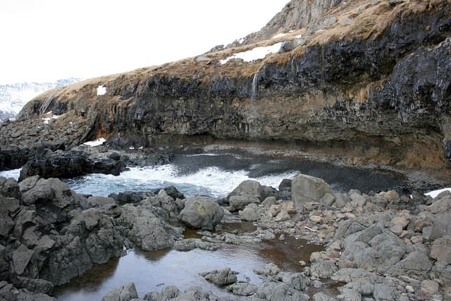 Páskahellir, Iceland